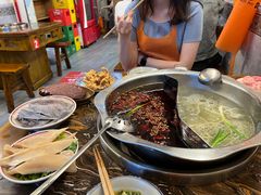 屠宰场鲜毛肚-艾嬢七八九老火锅(37年李子坝店)