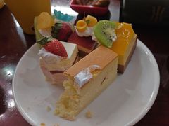 -荣誉国际酒店-云顶旋转餐厅