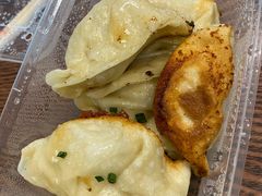 -黄阿姨锅贴大王(万航渡路店)