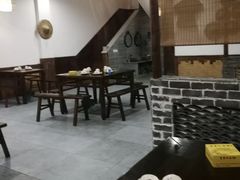 大堂-黄桷树曹家私房菜(江与城店)