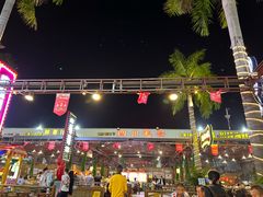 -三亚火车头万人海鲜广场