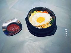 传统石锅拌饭-唯成•韩国炭火烤肉 유성고기