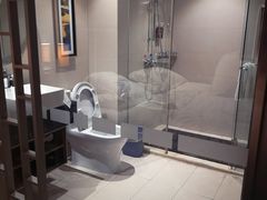 -武汉光谷广场杨家湾地铁站怡程酒店