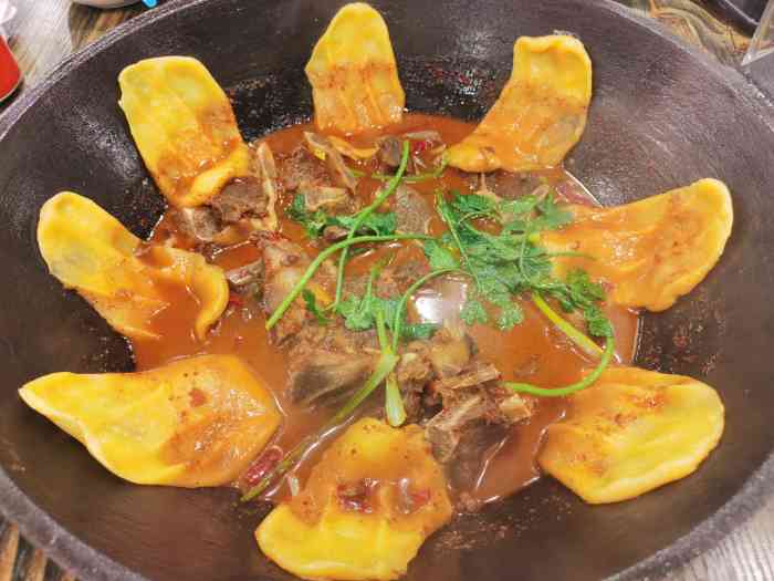 蜀牛巷地锅牛骨-"[薄荷]环境: 下午吃饭比较早,店里一个.