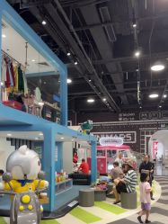 -MINI MARS KIDS CLUB亲子家庭中心(长宁天山店)
