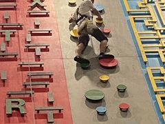 -极限PLAY运动娱乐新世界·团建派对潮玩休闲馆·室内蹦极高空游乐园