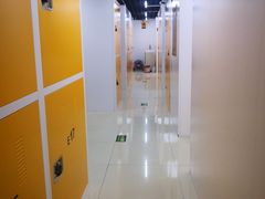 -安东易迷你自助仓储寄存仓库(草桥店)