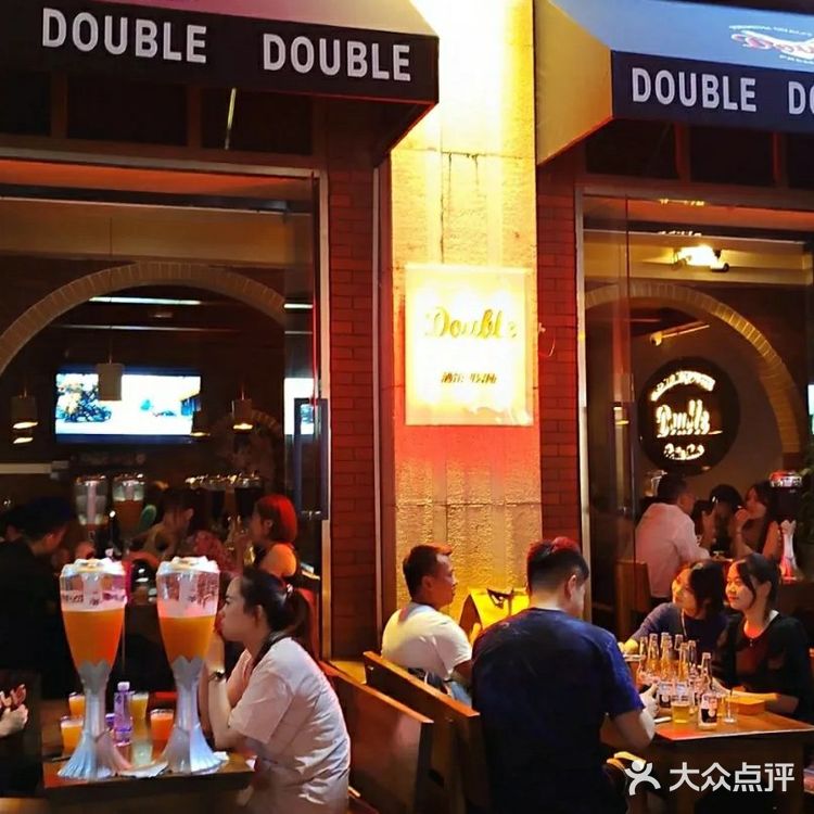 太平路上可通宵畅饮可乐桶的酒吧来咯！