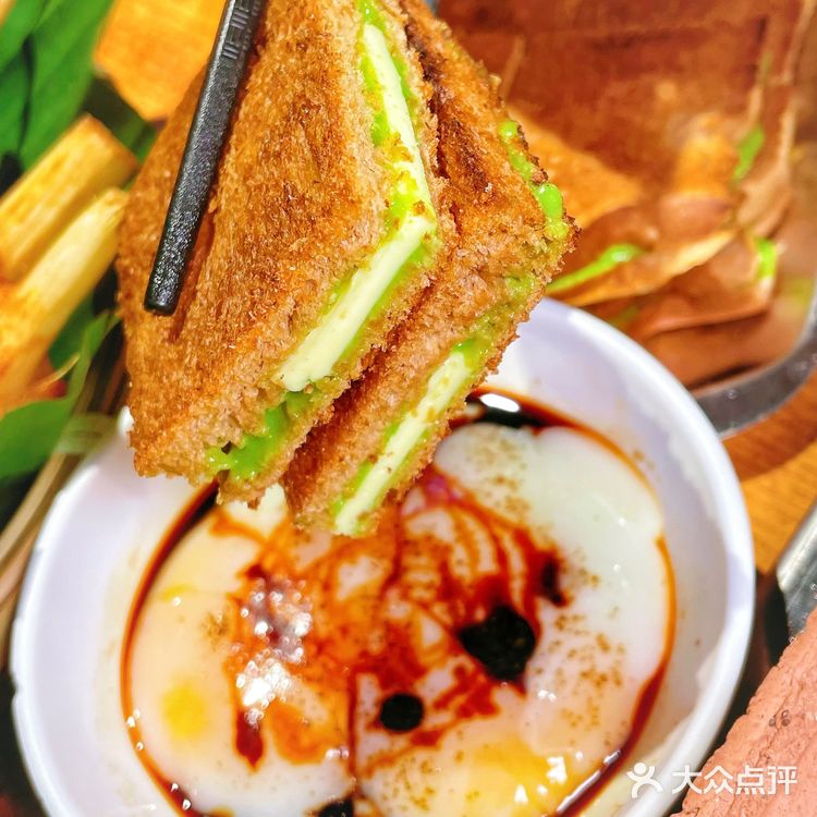 来北京路必打卡的新加坡料理|肥豚肉骨茶