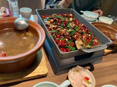 湖南腊鲢鱼-有红鸡毛店·川菜(建设路店)