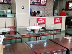 大堂-李先生牛肉面大王(营口大润发店)