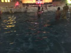 -汤山欢乐水世界