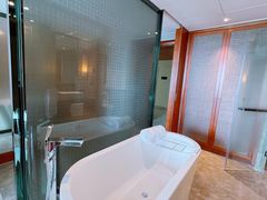 -三亚湾海居铂尔曼度假酒店