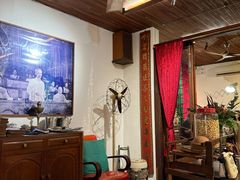 -Cuc Gach Quan Restaurant
