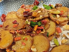 -阿瓦山寨·湘菜现炒·剁椒鱼头王(咸阳总店)