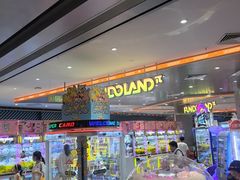 -反斗乐园π·电玩·高空拓展·蹦床(龙华天虹店)