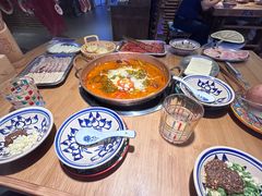 -洱火云南酸菜牛肉火锅(石景山当代商城店)
