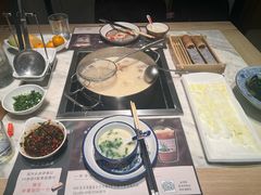 -尚尚仙·酸汤猪手·猪肚鸡火锅(华联万柳购物中心店)