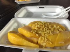 -芒果糯米饭摊子