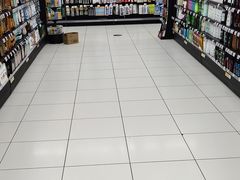 -家乐福(四元桥购物中心店)