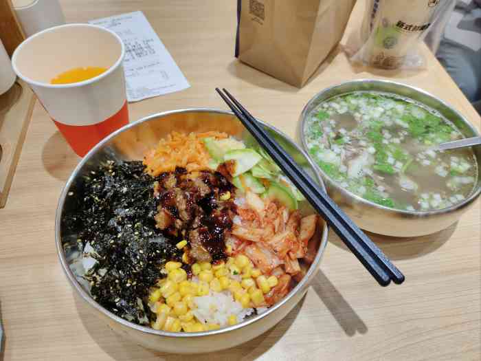 萬達三樓新開了一家米村拌飯店來自延吉的美食