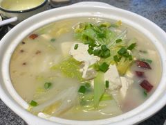 砂锅白菜豆腐-华盛园卷子王农家菜水库鱼