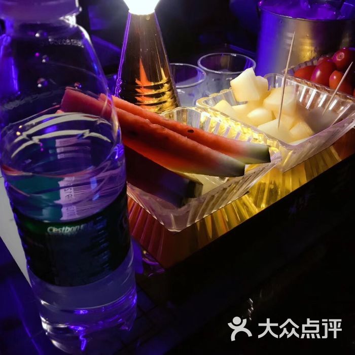 重庆蜂王酒吧台t照片图片