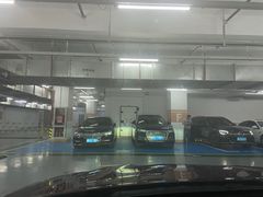 -新世界新丸中心-地下停车场