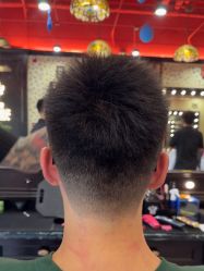 -东方先生国潮男士理发馆