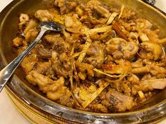 五指毛铜盘焗泉水鸡-围龙屋客家食府(福田店)