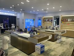 -三目眼镜·蔡司视觉合作店(青浦宝龙店)