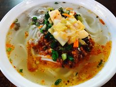 粑肉饵丝-巍山火巴肉饵丝(大理古城店)