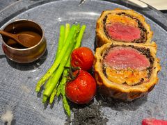 惠灵顿牛排-弦月窗LUNETTE BY AMANDA(复兴路店)