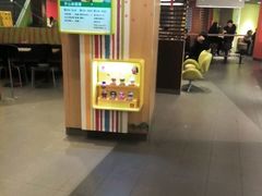 -麦当劳(世界城广场店)
