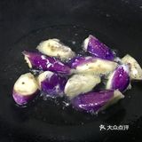川味鱼香茄子煲，让你夏天干完两碗米饭