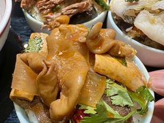 -川流不息·地道川菜·小龙虾(新松江路店)