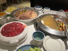 -左庭右院鲜牛肉火锅(金山万达店)