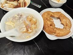 荔湾艇仔粥-伍湛记 · 广州老字号(龙津中路店)