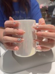 -丽心自助美甲美睫