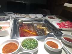 -海底捞火锅鲜切牛肉主题店(长寿路店)