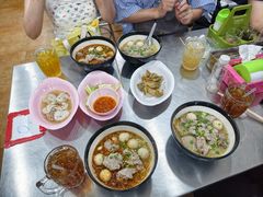 -榮泰米粉湯(Left Shop)