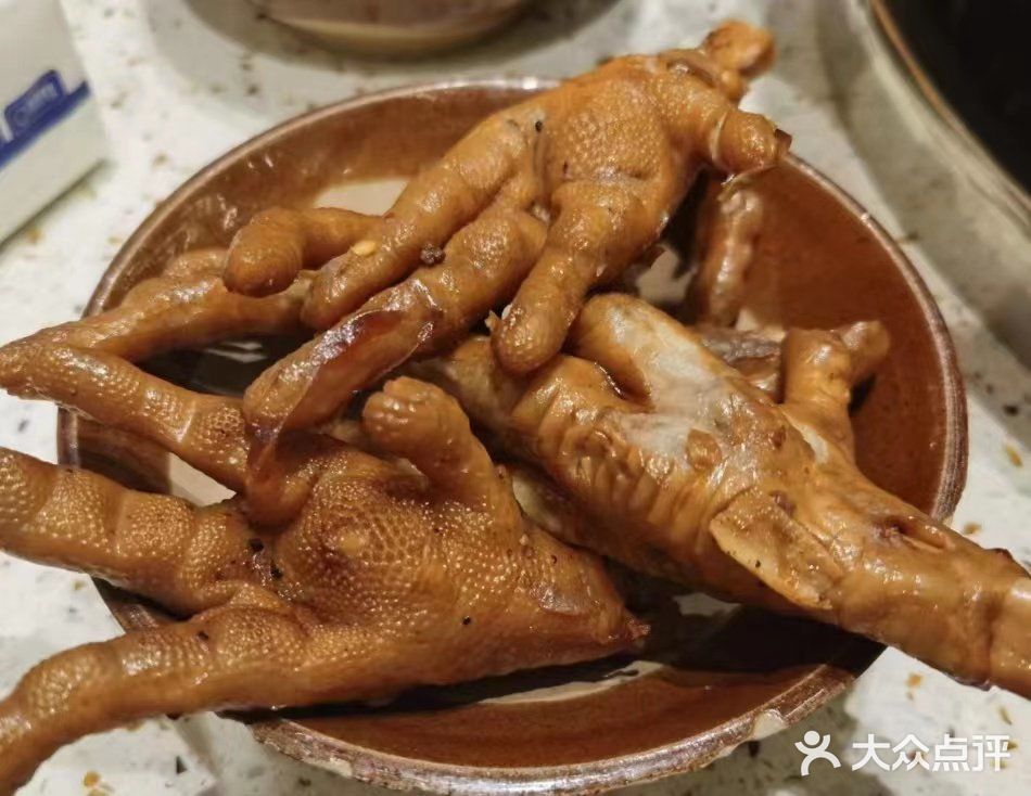 等了一个多小时，终于进去 这里的嬢嬢很热情