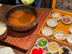 -良米山·云南野生菌过桥米线(上海首店)
