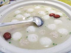 汤逊湖鱼丸肉丸汤-鑫小城故事·砂锅·排骨藕汤(兴业路店)