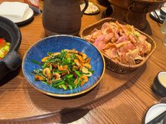 -老滇山寨•云南特色菜•地方菜•民族风情歌舞表演(金碧店)
