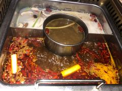 -巴渝瓦肆重庆鲜火锅(宝龙环湖店)