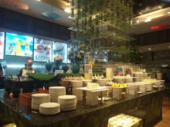 自助取餐区-三英温泉度假酒店-自助餐厅