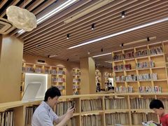 -漕河泾街道图书馆(漕河泾社区文化活动中心店)