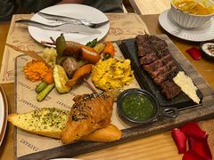 -Mark&Mars Restaurant