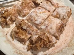 漏奶滑-潮界(虹桥新天地店)